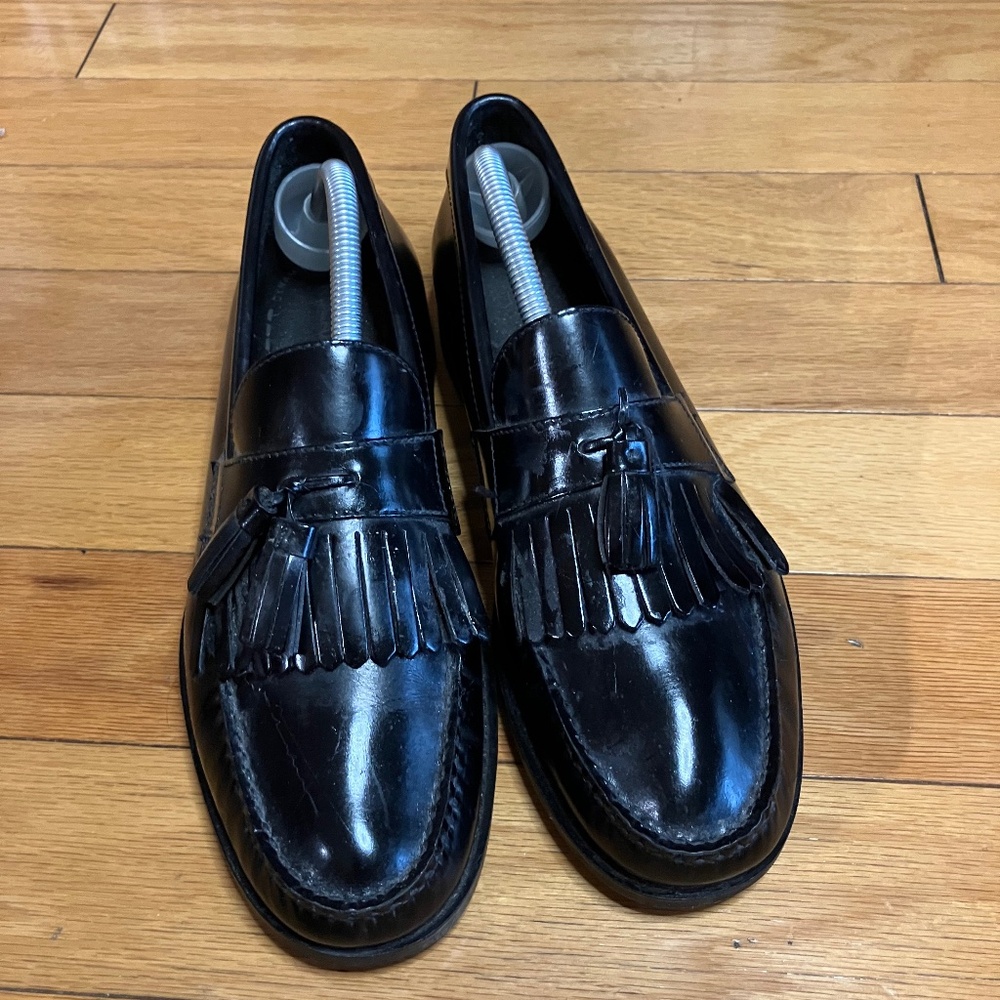 8.5 Black Leather Tassle Loafer, Excellent Condition